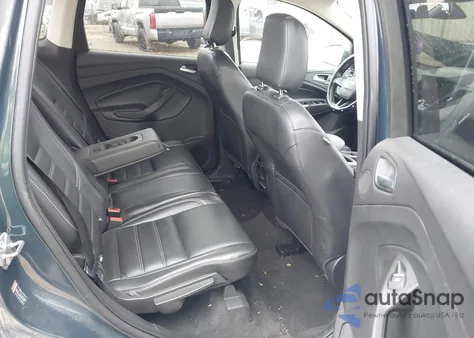 2019 Ford Escape Titanium z USA, uszkodzony, nr VIN 1FMCU9J98KUB43417